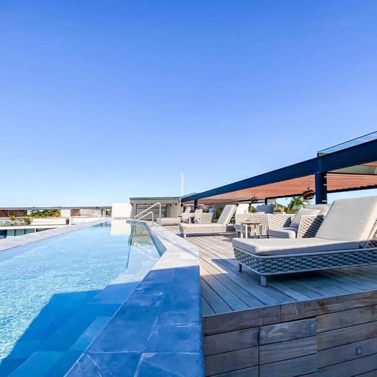 Luxury Penthouse Panoramic Views & Pool - Three-Bedroom Premium Apartment with Resort View - 44