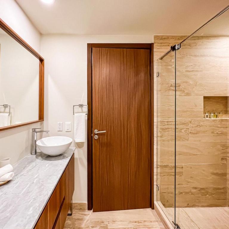 Luxury Penthouse Panoramic Views & Pool - Three-Bedroom Premium Apartment with Resort View - 50