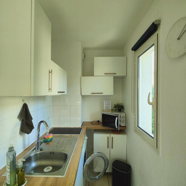 Studio près mer et aéroport - Studio near sea and airport - Studio-Apartment - 8