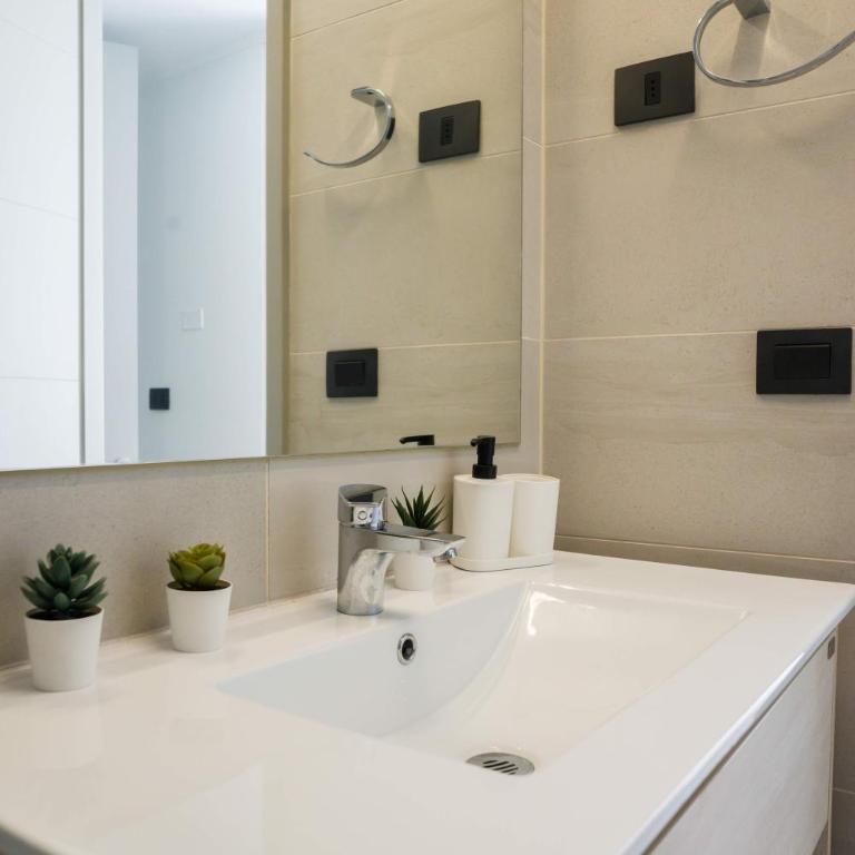 Stylish 2BR Urban Getaway in Providencia - Apartment - 18