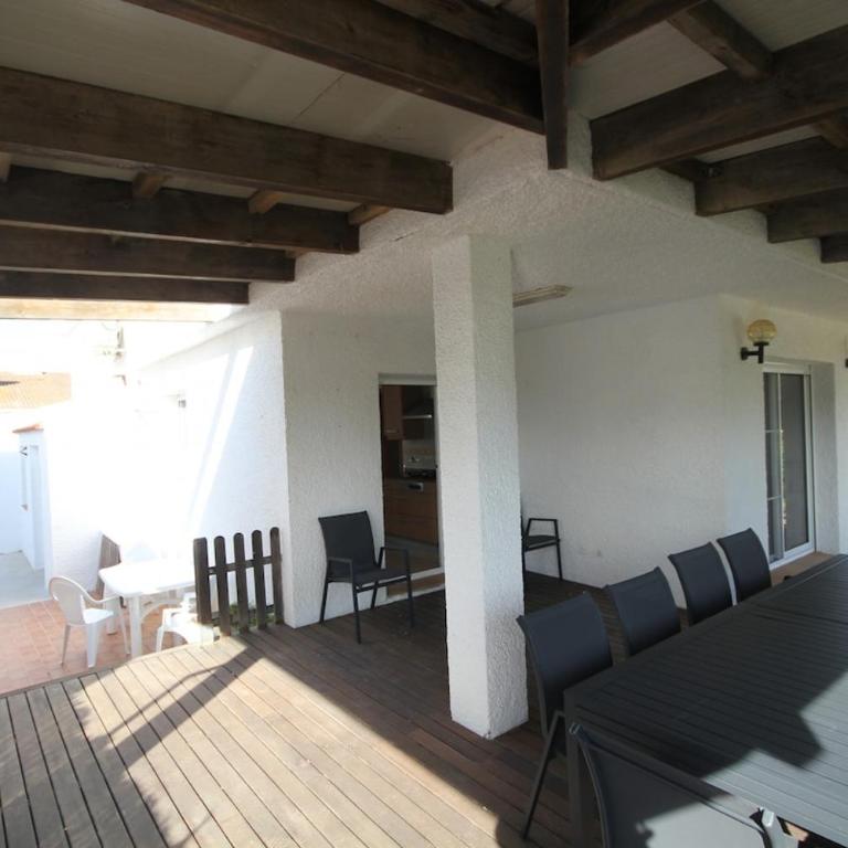 Beachside villa, kids and dog welcome, pool , garden fun and spacious terrace - Casa de 6 dormitorios - 16