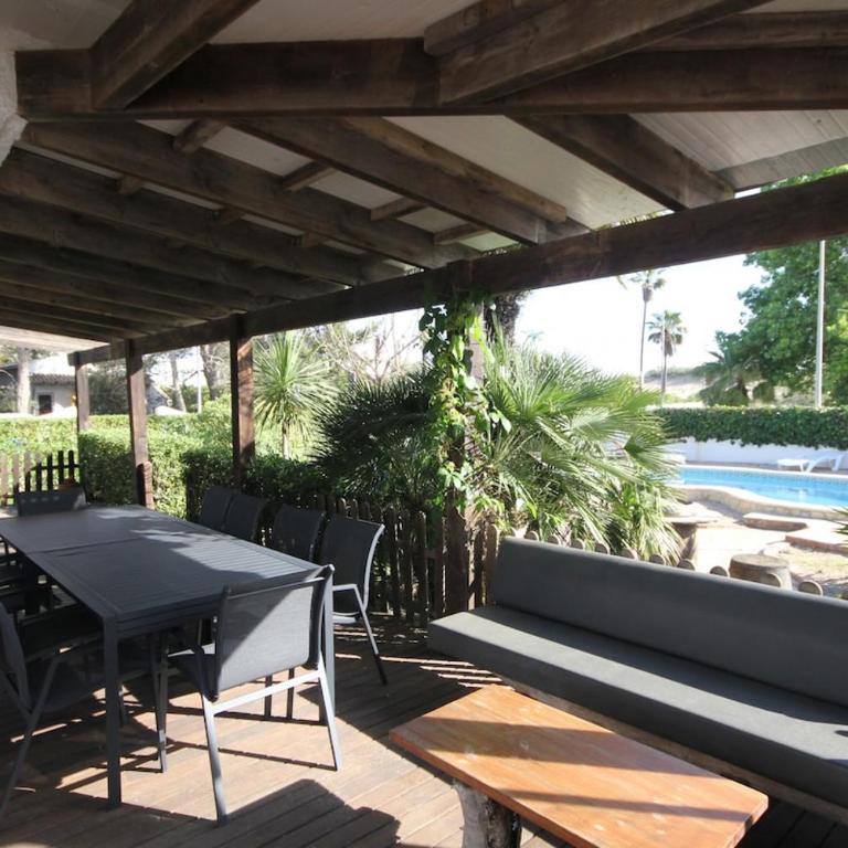 Beachside villa, kids and dog welcome, pool , garden fun and spacious terrace - Casa de 6 dormitorios - 2