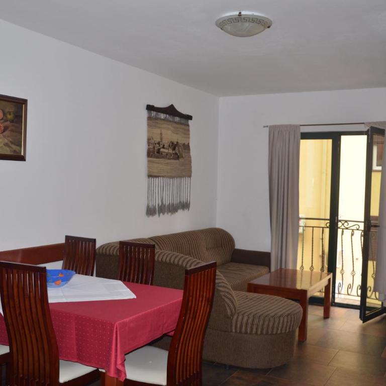 Lero Apartments - Two-Bedroom Apartment with Garden View - 14