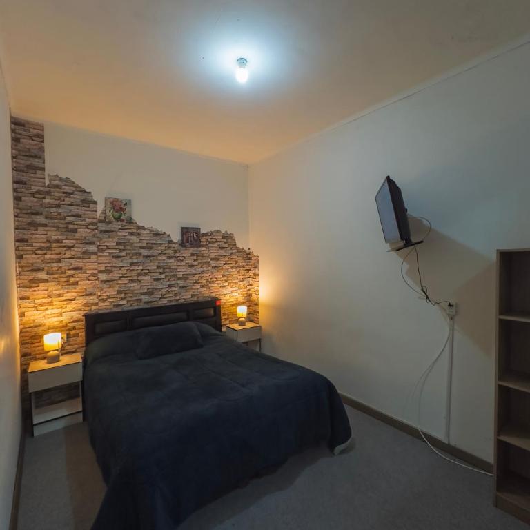 Hostal Antonella - Habitación Estándar - Cama extragrande - 2