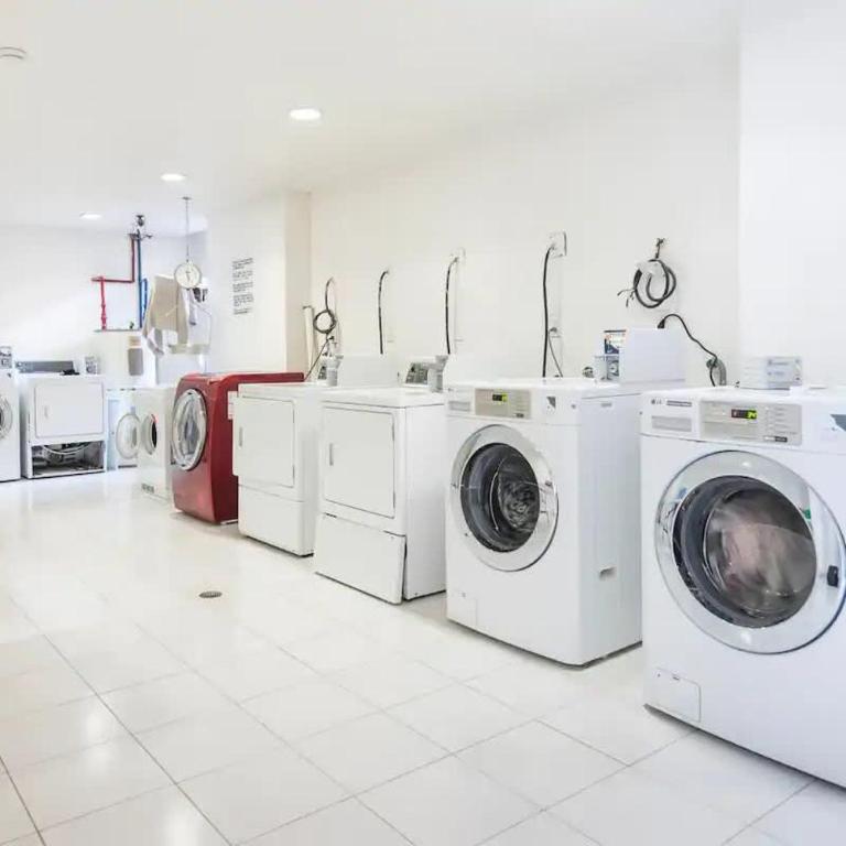 Air Conditioning Glamorous Sunset Panoramic Views - Apartment - 35