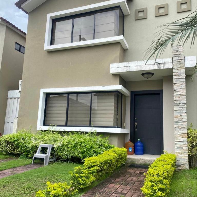 Casa en Ciudad Celeste - Casa de 4 dormitorios - 3