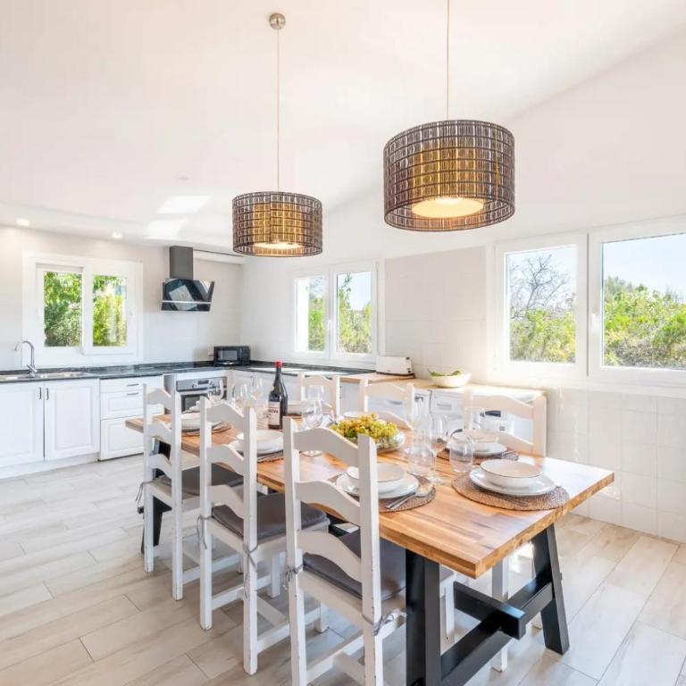 Mallorquin Oasis with natural pool 5min from the beach - Villa - 9