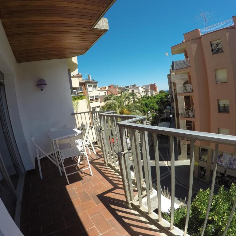 Apartament a la Placeta de Sant Joan 21, 3r - Apartamento de 3 dormitorios - 2