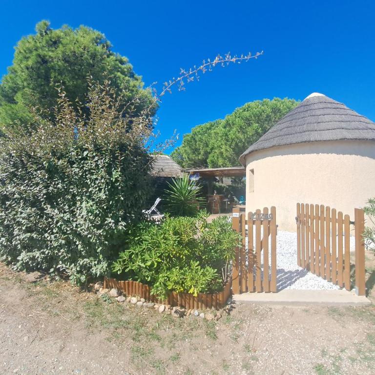 libre du 21 juin au 4 juillet venez prendre la fraîcheur en bord de lac et plage de Barcarès à 800m cabane rénovée 8 couchages possibles - Haus mit 3 Schlafzimmern - 23