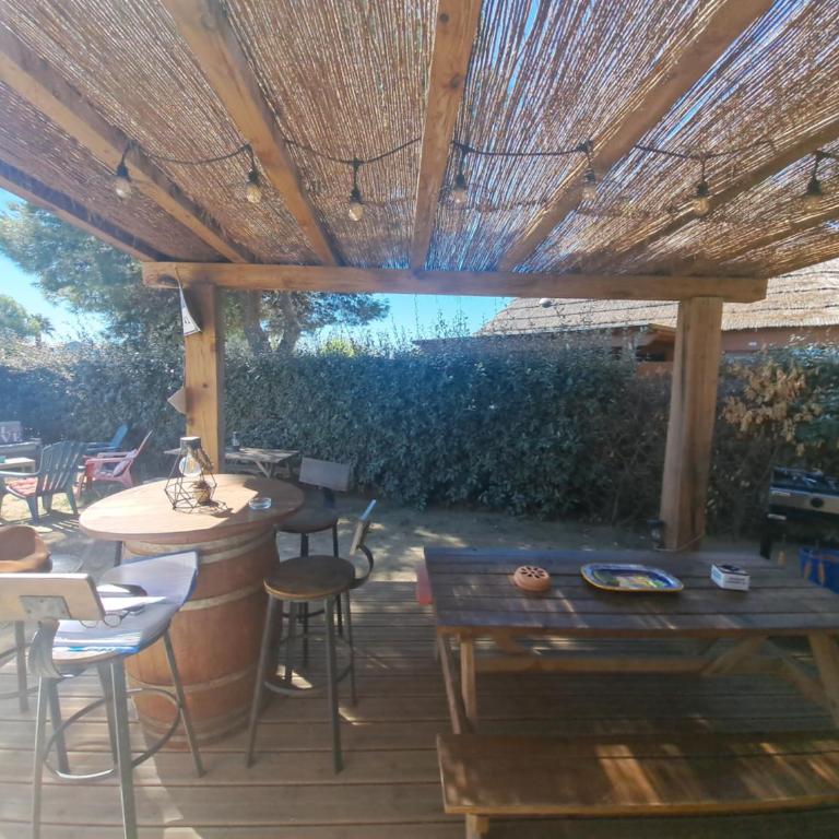 libre du 21 juin au 4 juillet venez prendre la fraîcheur en bord de lac et plage de Barcarès à 800m cabane rénovée 8 couchages possibles - Haus mit 3 Schlafzimmern - 25