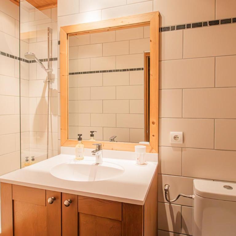 Superb bright and spacious apartment in the heart of Val d'Isère - Apartment - 10