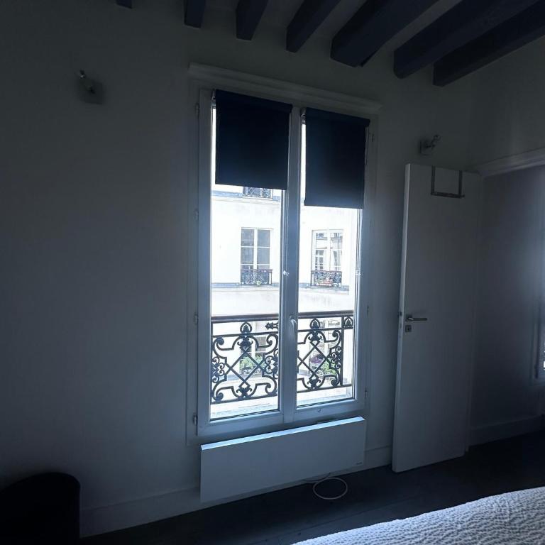 Élégant 2 pièces, Rue du Temple, Calme, 100m métro République - Appartement 1 Chambre - 12