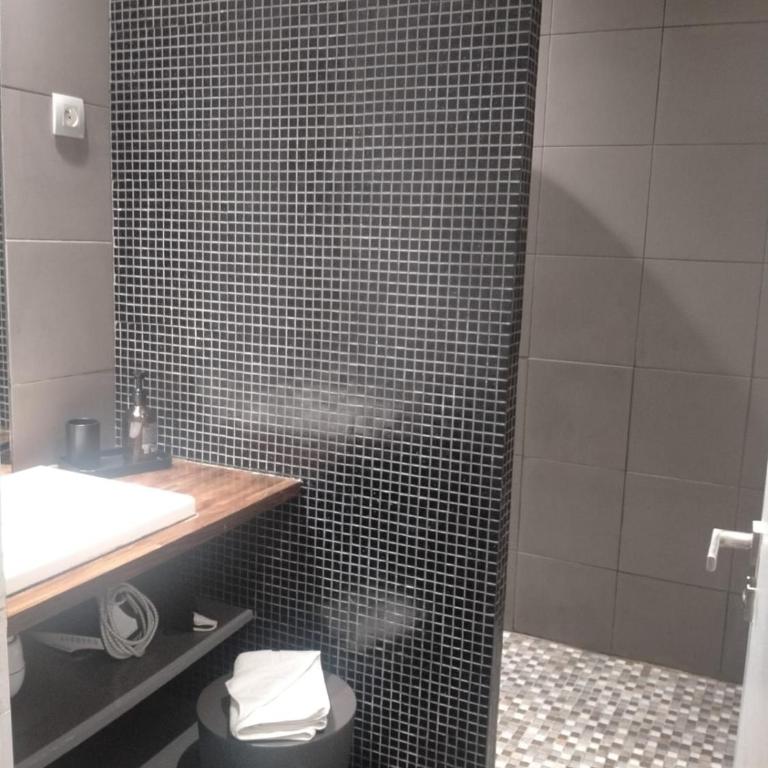 Élégant 2 pièces, Rue du Temple, Calme, 100m métro République - Appartement 1 Chambre - 14