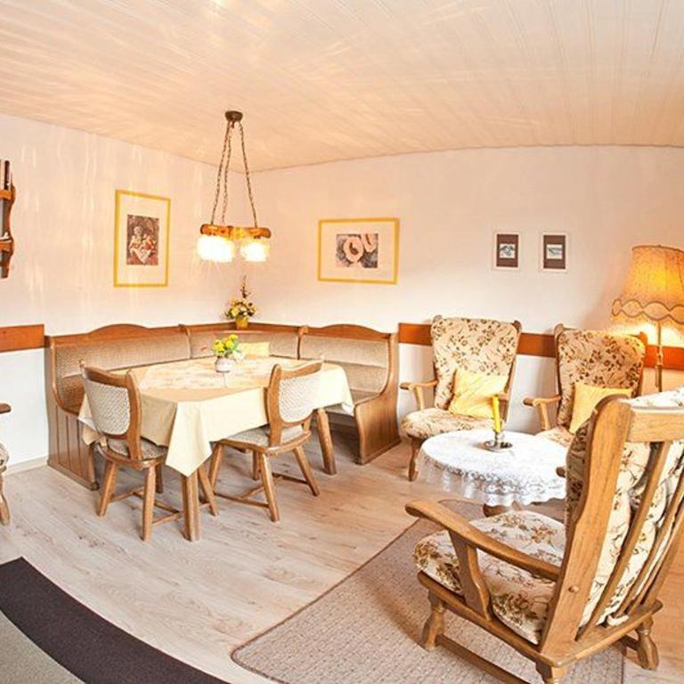 Ferienhäuser Wieselweg im Feriendorf Reichenbach - Ferienhaus 1 - 2