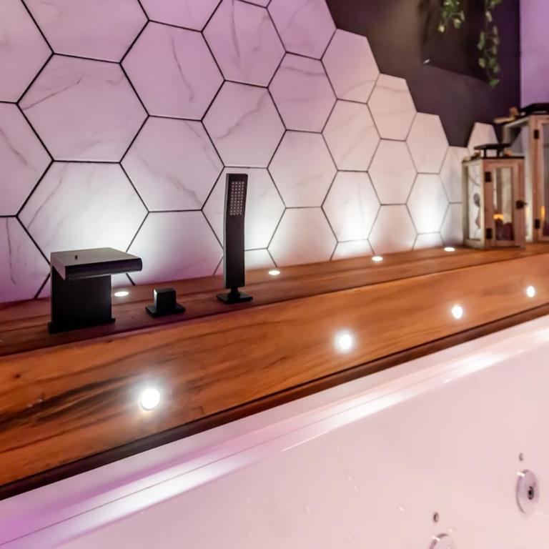 SWEET LEONE II -appartement avec spa privé-Lyon Place Terreaux - One-Bedroom Apartment - 19