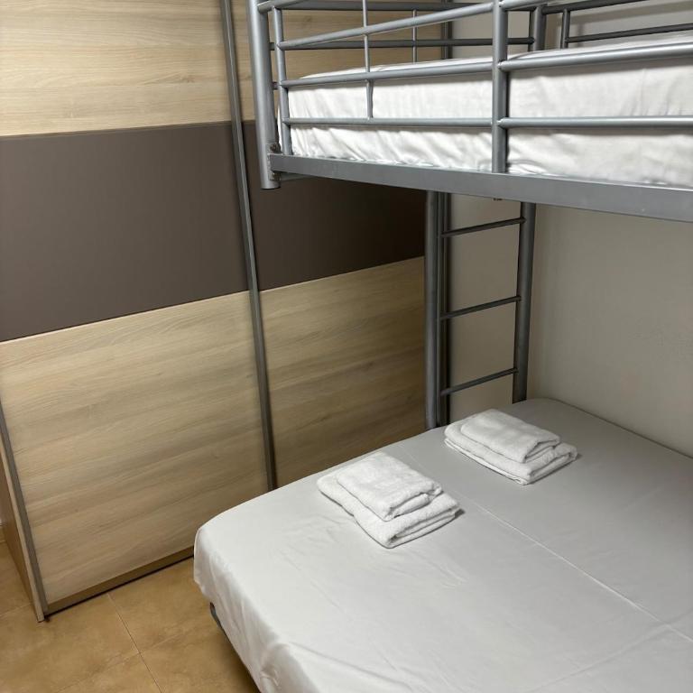 Vive Alicante a Pie - Two-Bedroom Apartment with Balcony - 8