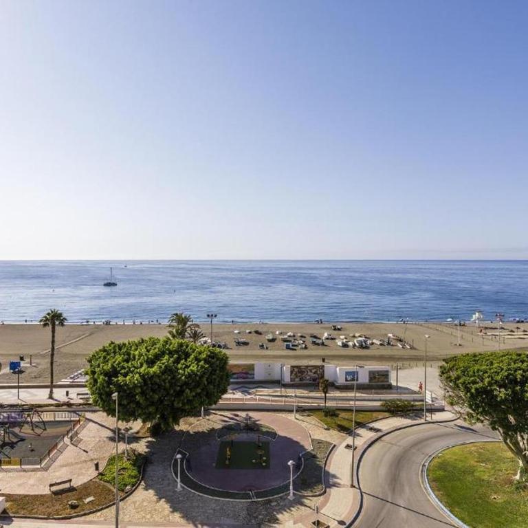 Sea View & Beach View Appartement Torre Del Mar - Two-Bedroom Apartment with Terrace and Sea View - 2