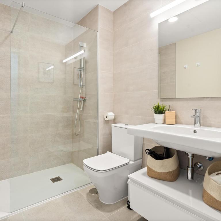 900m from the beach apartment in Estepona with a pool - Apartamento de 2 dormitorios - 12