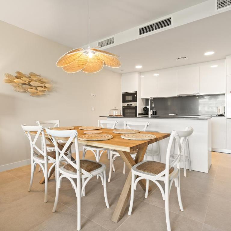 900m from the beach apartment in Estepona with a pool - Apartamento de 2 dormitorios - 4