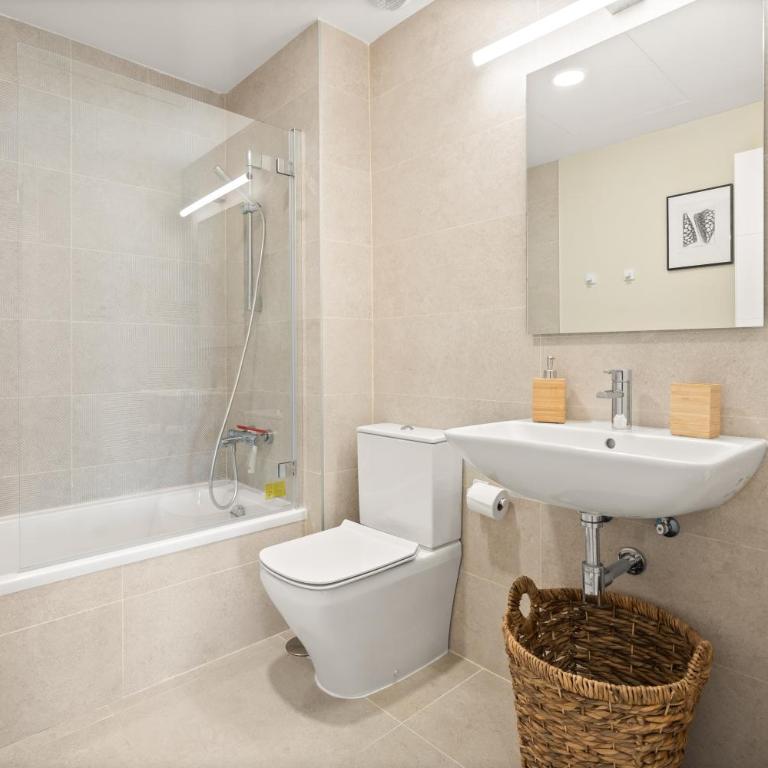 900m from the beach apartment in Estepona with a pool - Apartamento de 2 dormitorios - 13