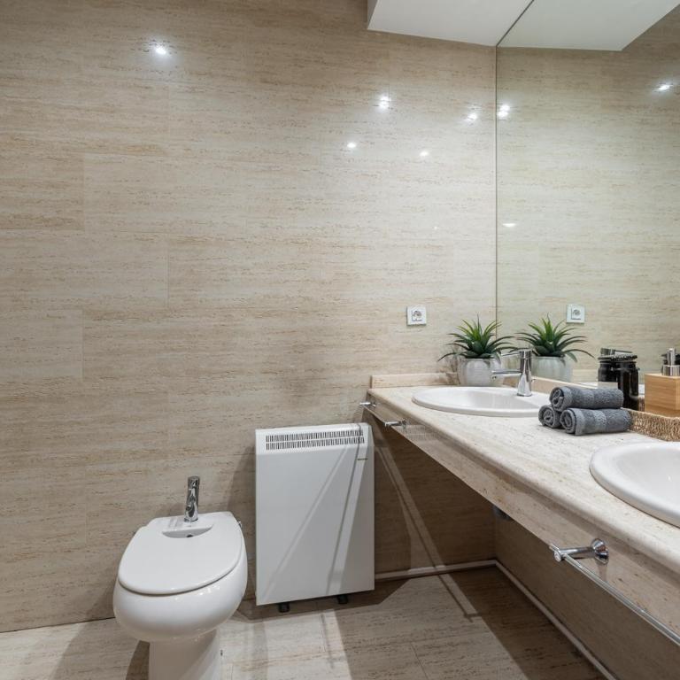 Calma Center Granada - Two-Bedroom Apartment - 16
