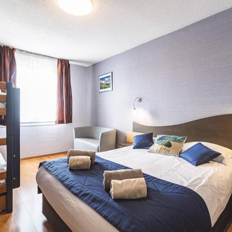 Logis Hôtel Au Tambour - Chambre Quadruple - 1