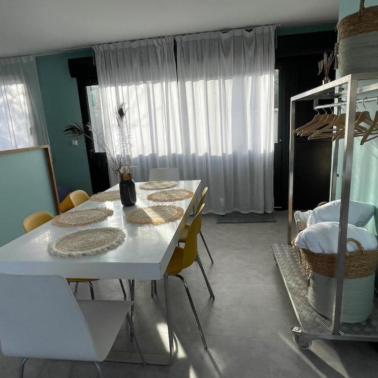 Lovely guest house with free parking - Maison 2 Chambres - 32