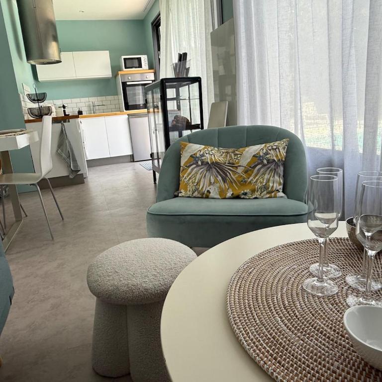 Lovely guest house with free parking - Maison 2 Chambres - 33