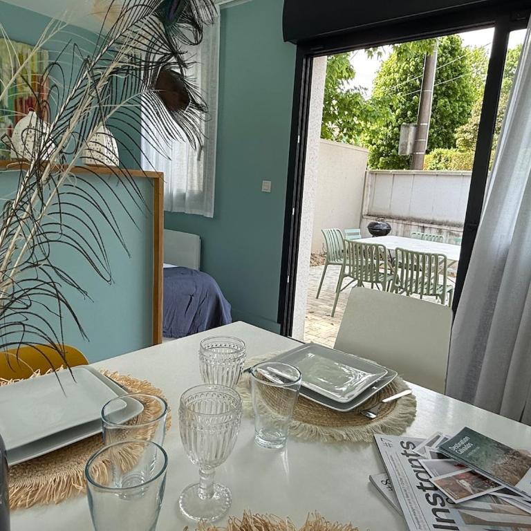 Lovely guest house with free parking - Maison 2 Chambres - 44