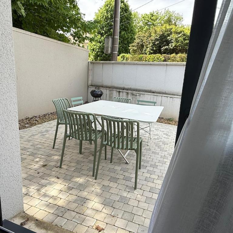Lovely guest house with free parking - Maison 2 Chambres - 50