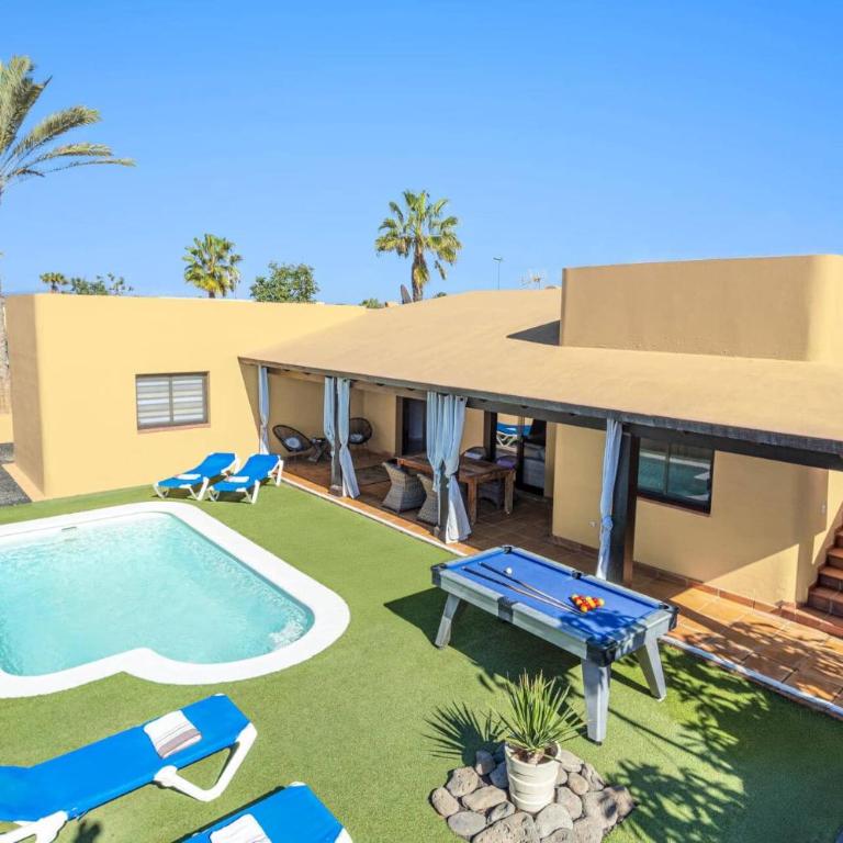 Villa Papagayo Deluxe by Villa Plus - Villa - 1