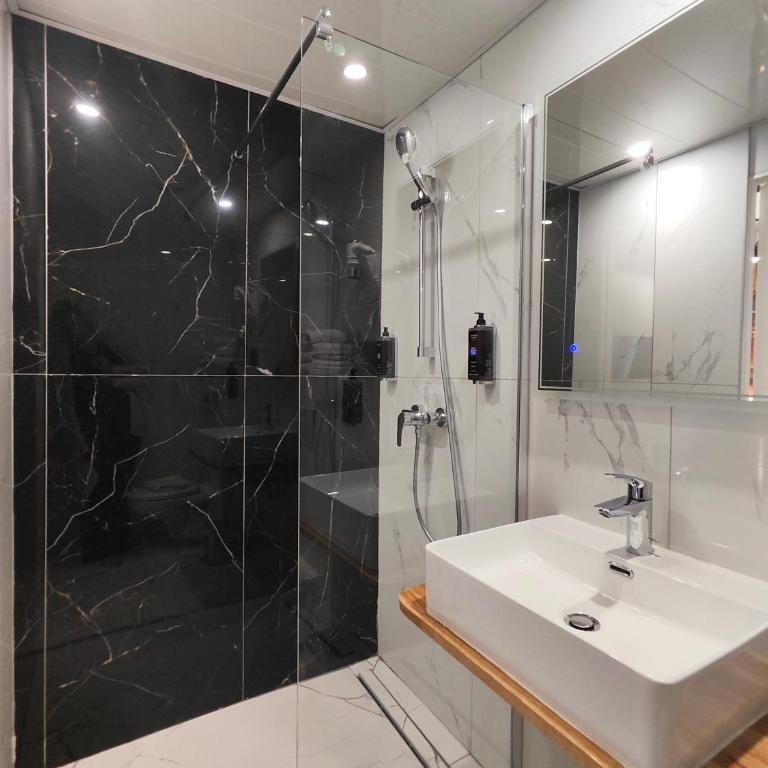 Atelier Montparnasse Hôtel - Chambre Double - 11