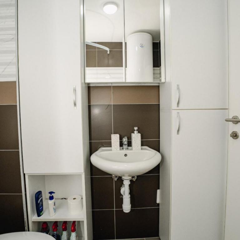 Lilys LUX apartman - Studio Apartman s Balkonom - 14