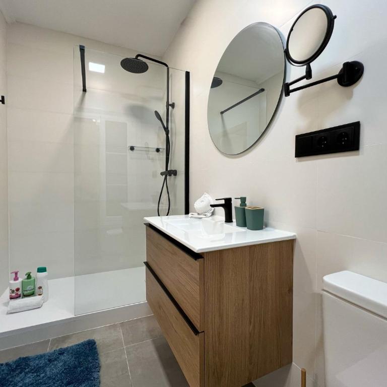 Stay U-nique Apartments Rambla Catalunya VI - Three-Bedroom Apartment with Balcony - 63