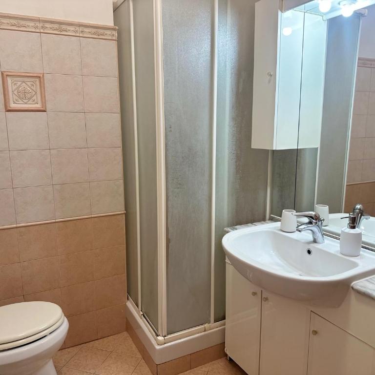 Roma Suites - Camera Matrimoniale con Bagno Privato - 3