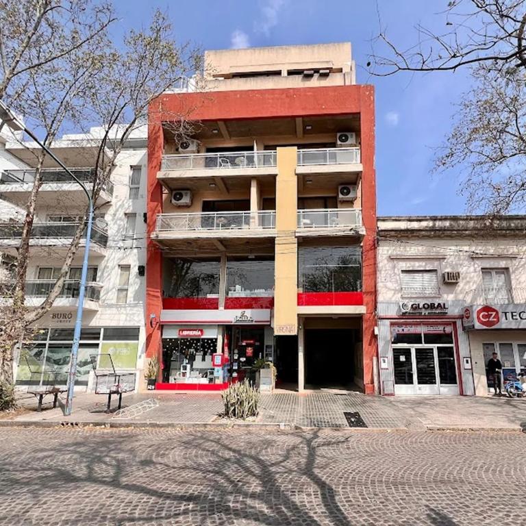 Amplio monoambiente céntrico Rafaela - One-Bedroom Apartment - 10
