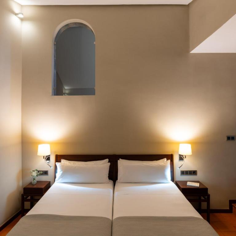 Parador de Caceres - Habitación Doble Estándar - 2 camas - 3