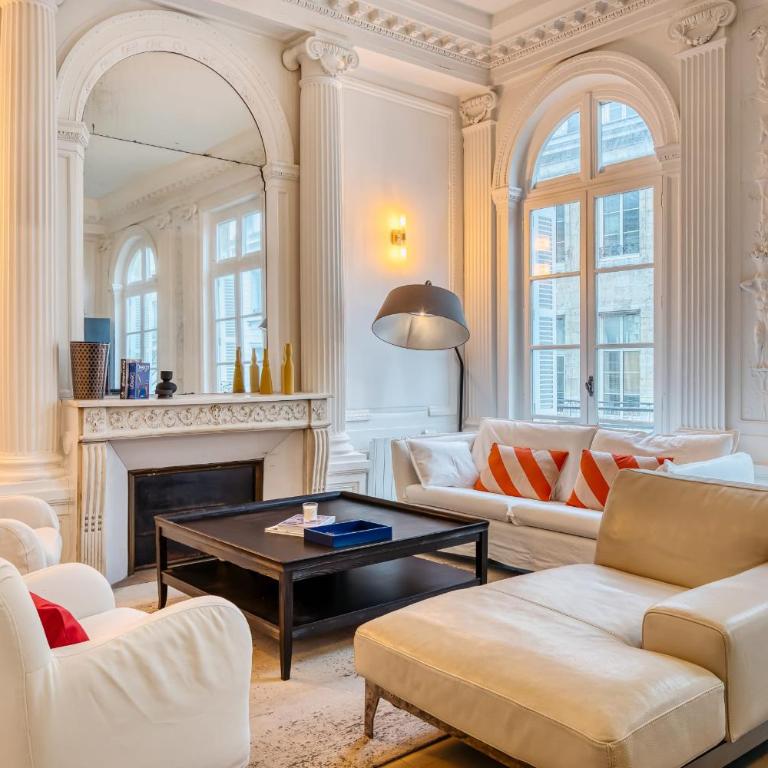 Le Jeanne d'Arc magnifique F3 de style haussmannien ! - Apartment - 2