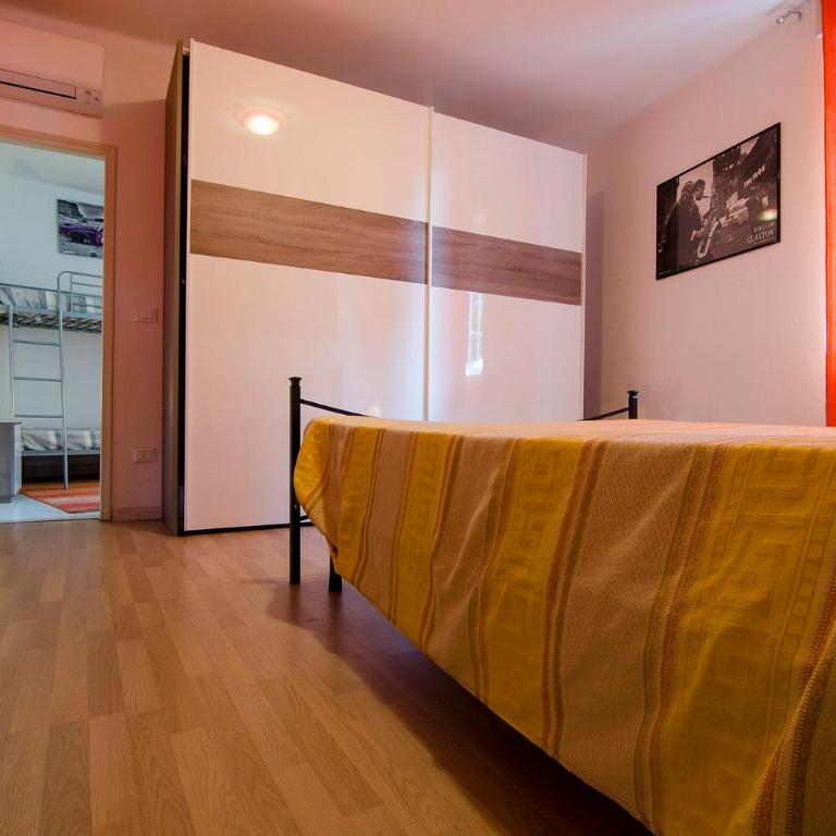 Residence San Zeno - vicino centro,lago parcheggio - Two-Bedroom Deluxe Apartment - 3