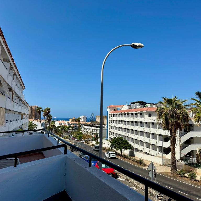 Vibrant Seaside Apartment in Central Los Cristianos - Apartamento de 1 dormitorio con vistas - 14