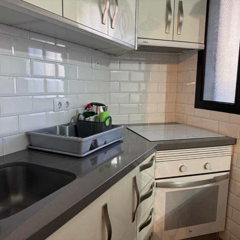 Vibrant Seaside Apartment in Central Los Cristianos - Apartamento de 1 dormitorio con vistas - 21