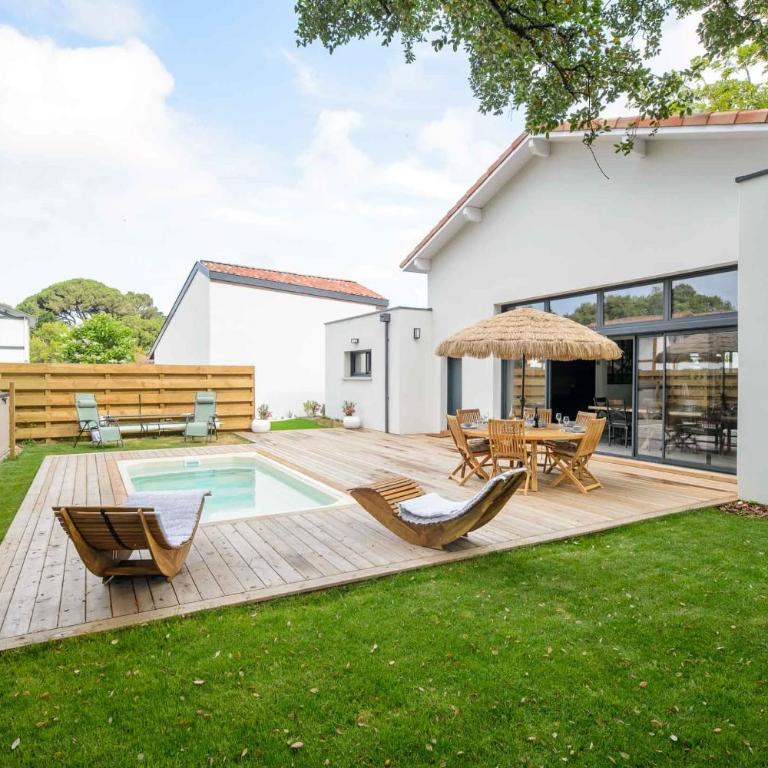 Villa avec terrasse et piscine proche Océan - Maison de Vacances - 21