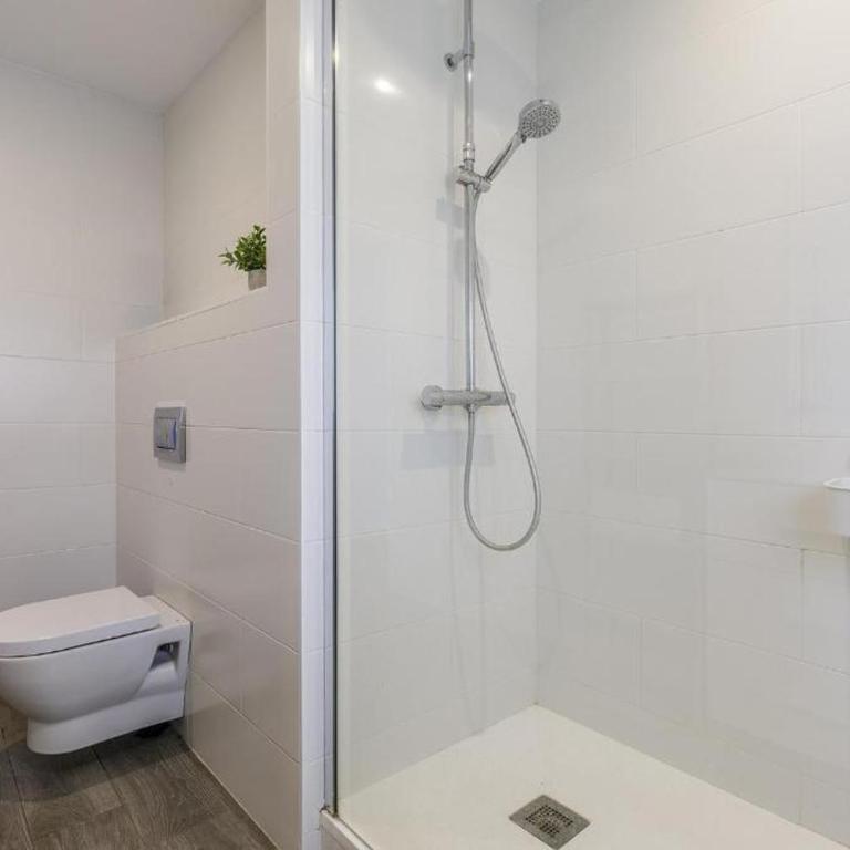Sea View & Beach View Appartement Torre Del Mar - Two-Bedroom Apartment with Terrace and Sea View - 5