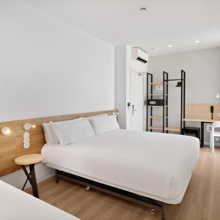 B&B HOTEL Alicante Aeropuerto - Family Room - 1