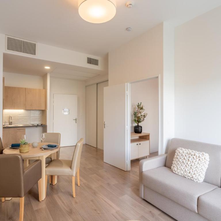 Quality Aparthotel Zenitude Chambéry - One-Bedroom Apartment - 3