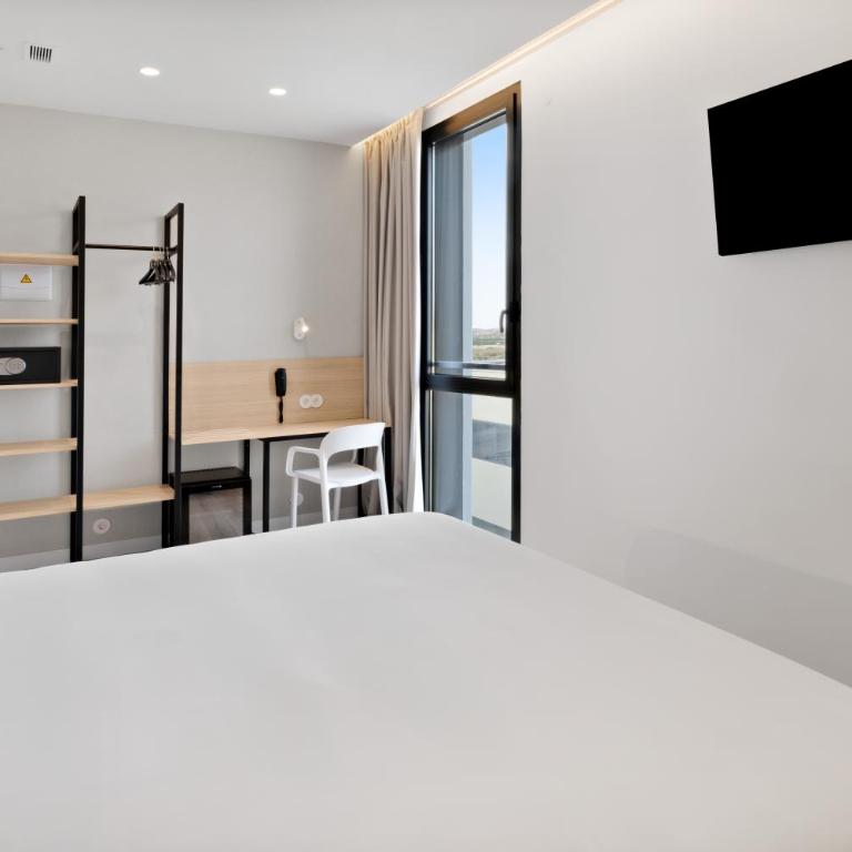 B&B HOTEL Alicante Aeropuerto - Family Room - 5