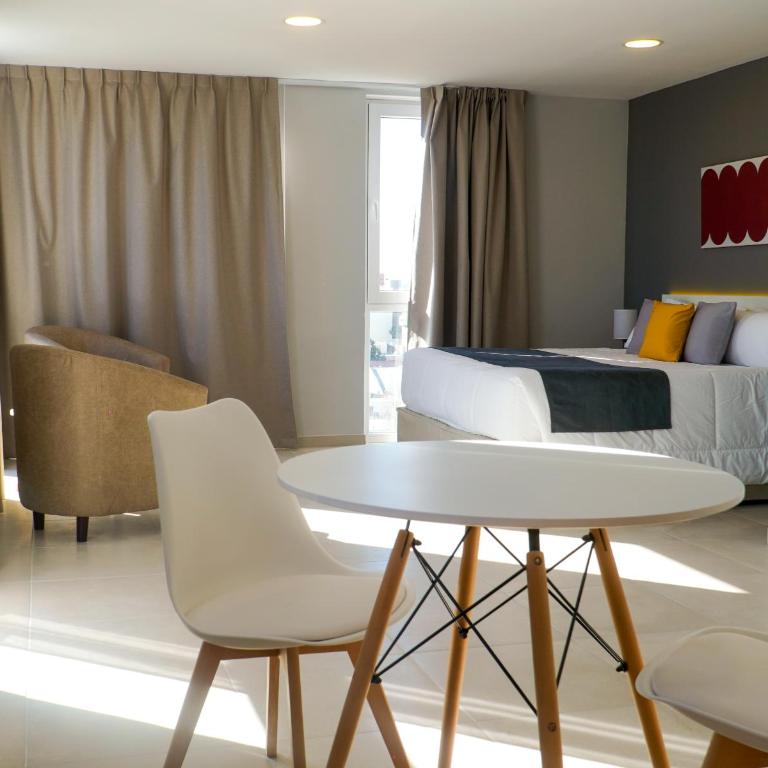 Ramada Residences by Wyndham Puerto Madryn CQ Gales - Apartamento con cama extragrande - No fumadores - 4