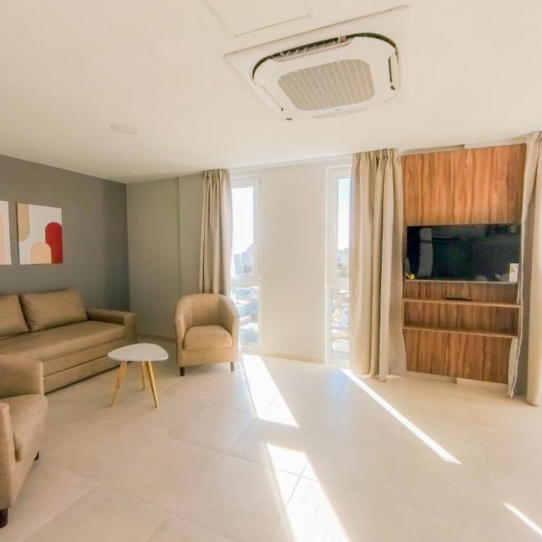 Ramada Residences by Wyndham Puerto Madryn CQ Gales - One-Bedroom King Apartment with Sofa Bed - Non-Smoking - 5