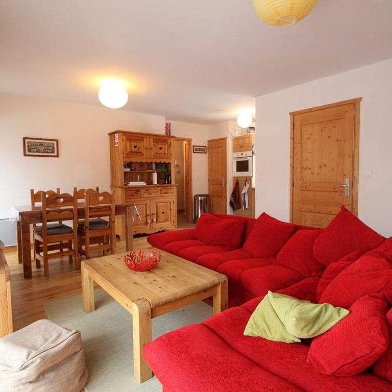 3 pièces cosy : Jardin, Wifi, Parking, 700m des pistes, 50m des commerces - FR-1-572-44 - Apartment - 6