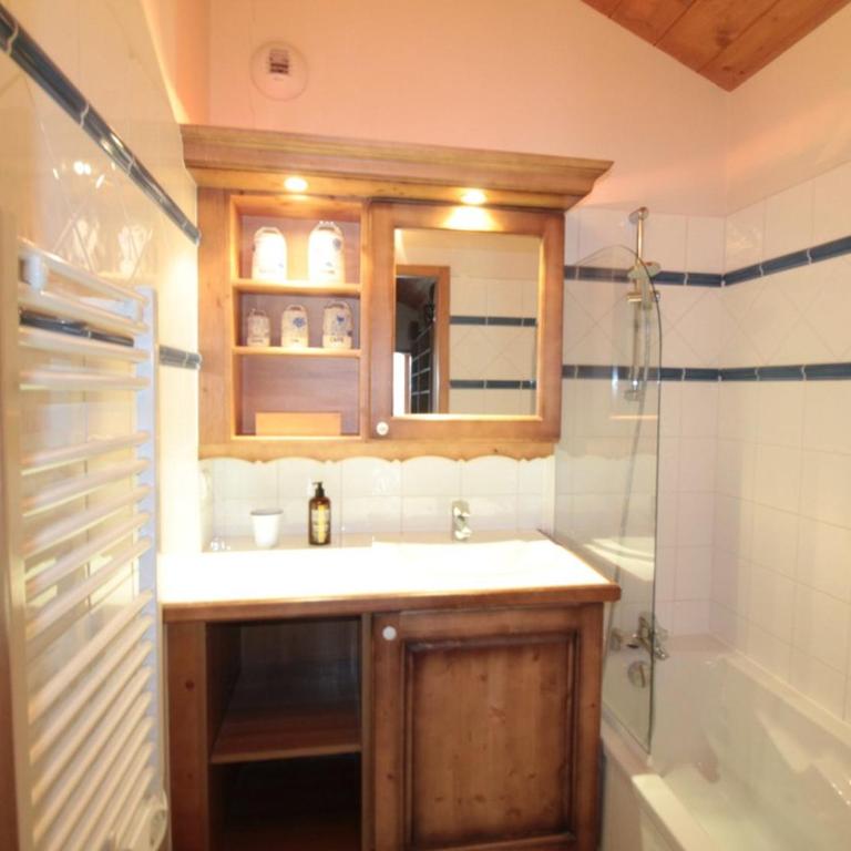 4 pièces spacieux bien équipé avec Wi-Fi et parking, au pied du ski bus - FR-1-572-241 - Appartement (6 Adultes) - 9